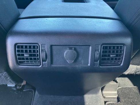 Used 2020 Toyota Tundra SR5 w/ SR5 Upgrade Package AWD/4WD image 19