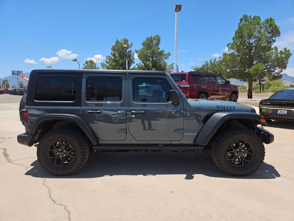 Used 2024 Jeep Wrangler Unlimited AWD/4WD image 4