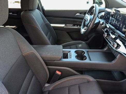 Used 2024 Honda Prologue EX image 17