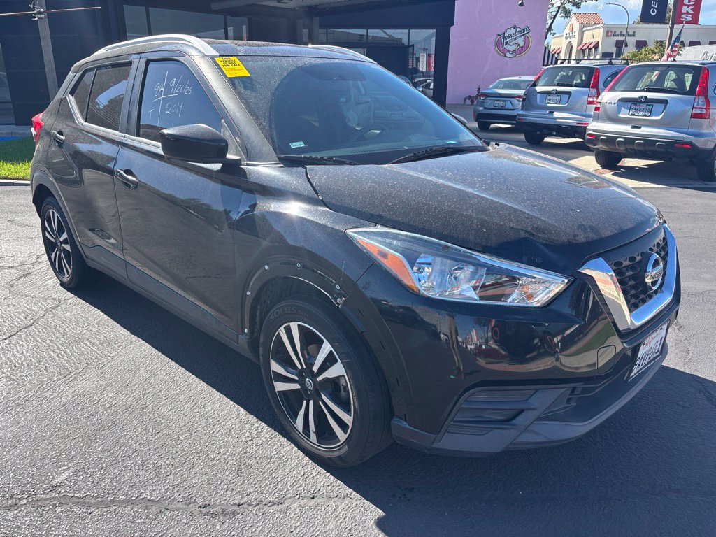 Used 2019 Nissan Kicks SV FWD image 2