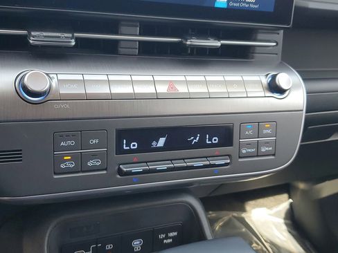 Used 2024 Hyundai Kona SEL FWD image 25