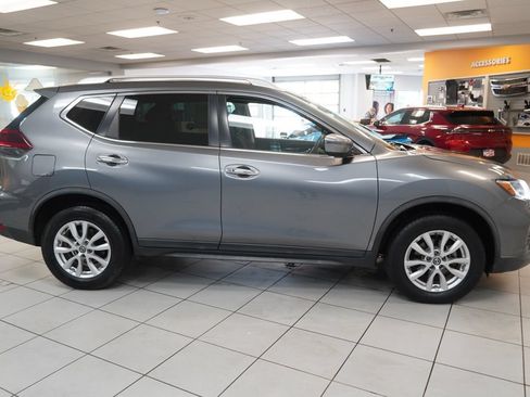 Used 2019 Nissan Rogue SV AWD/4WD image 13