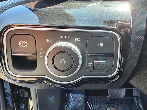 Used 2025 Mercedes-Benz CLA 250 image 24