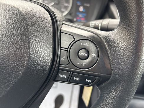 Used 2022 Toyota Corolla LE image 21