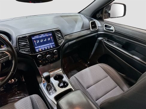 Used 2022 Jeep Grand Cherokee Laredo E image 22
