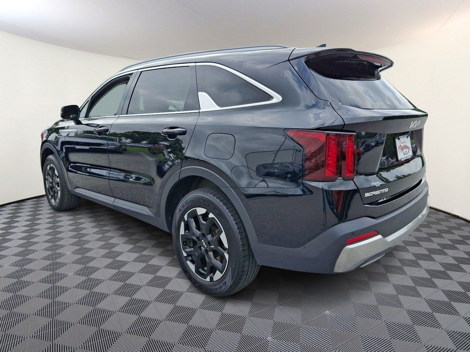 Certified 2024 Kia Sorento S AWD/4WD image 4