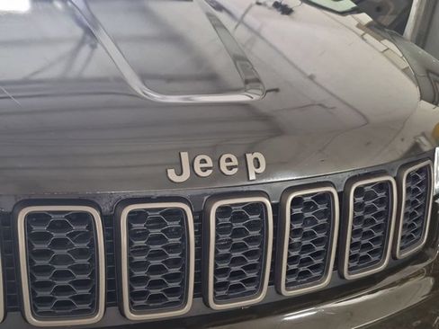 Used 2016 Jeep Grand Cherokee Limited 75th Anniversary AWD/4WD image 9