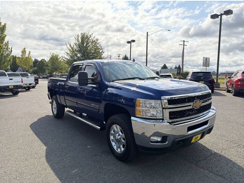 Used 2014 Chevrolet Silverado 3500 LT w/ Interior Plus Package AWD/4WD image 3