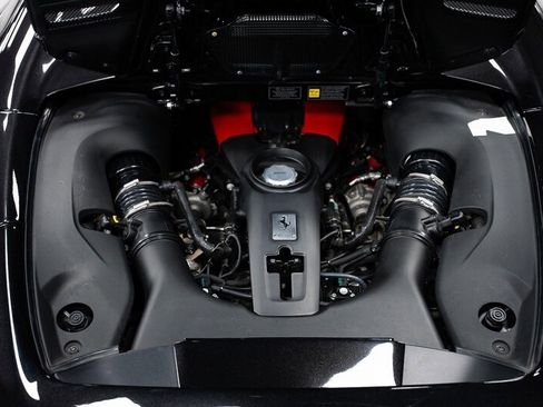 Used 2021 Ferrari F8 Tributo image 37