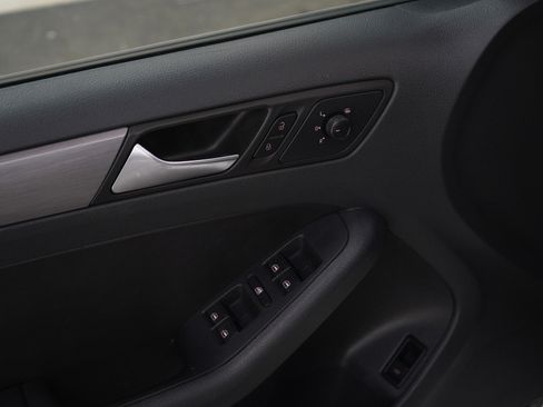 Used 2016 Volkswagen Jetta Sport image 20