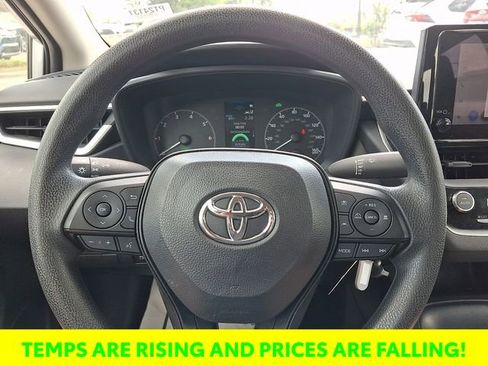 Used 2025 Toyota Corolla LE image 21