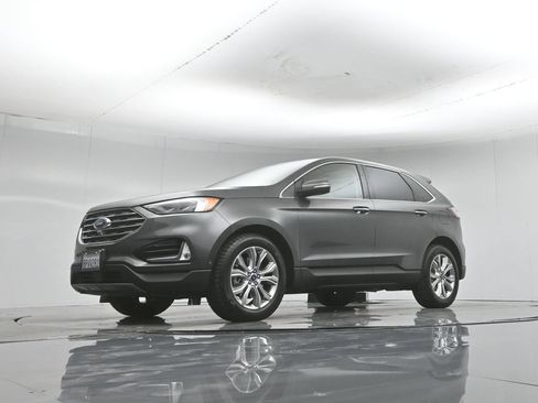 Used 2020 Ford Edge Titanium w/ Equipment Group 301A AWD/4WD image 47