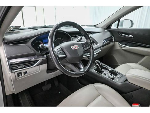 Used 2020 Cadillac XT4 Luxury image 9