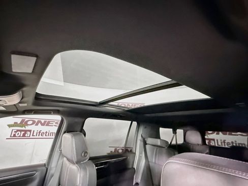 Used 2025 Chevrolet Suburban RST w/ Comfort Package AWD/4WD image 11