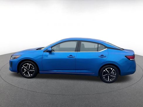 Used 2025 Nissan Sentra SV image 9