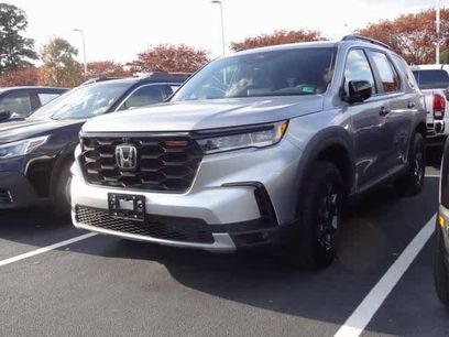Used 2025 Honda Pilot TrailSport