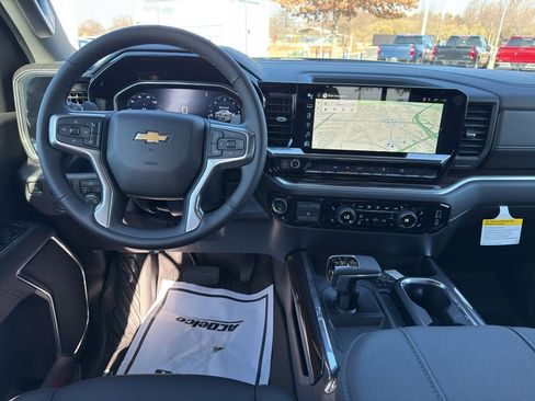 New 2026 Chevrolet Silverado 1500 LT w/ Z71 Off-Road Package image 24