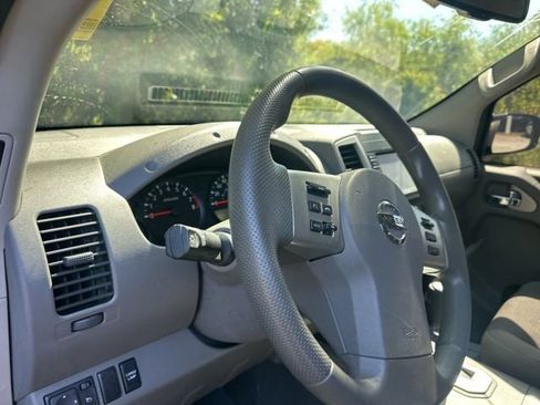 Used 2020 Nissan Frontier SV w/ Midnight Edition Floor Mats image 13