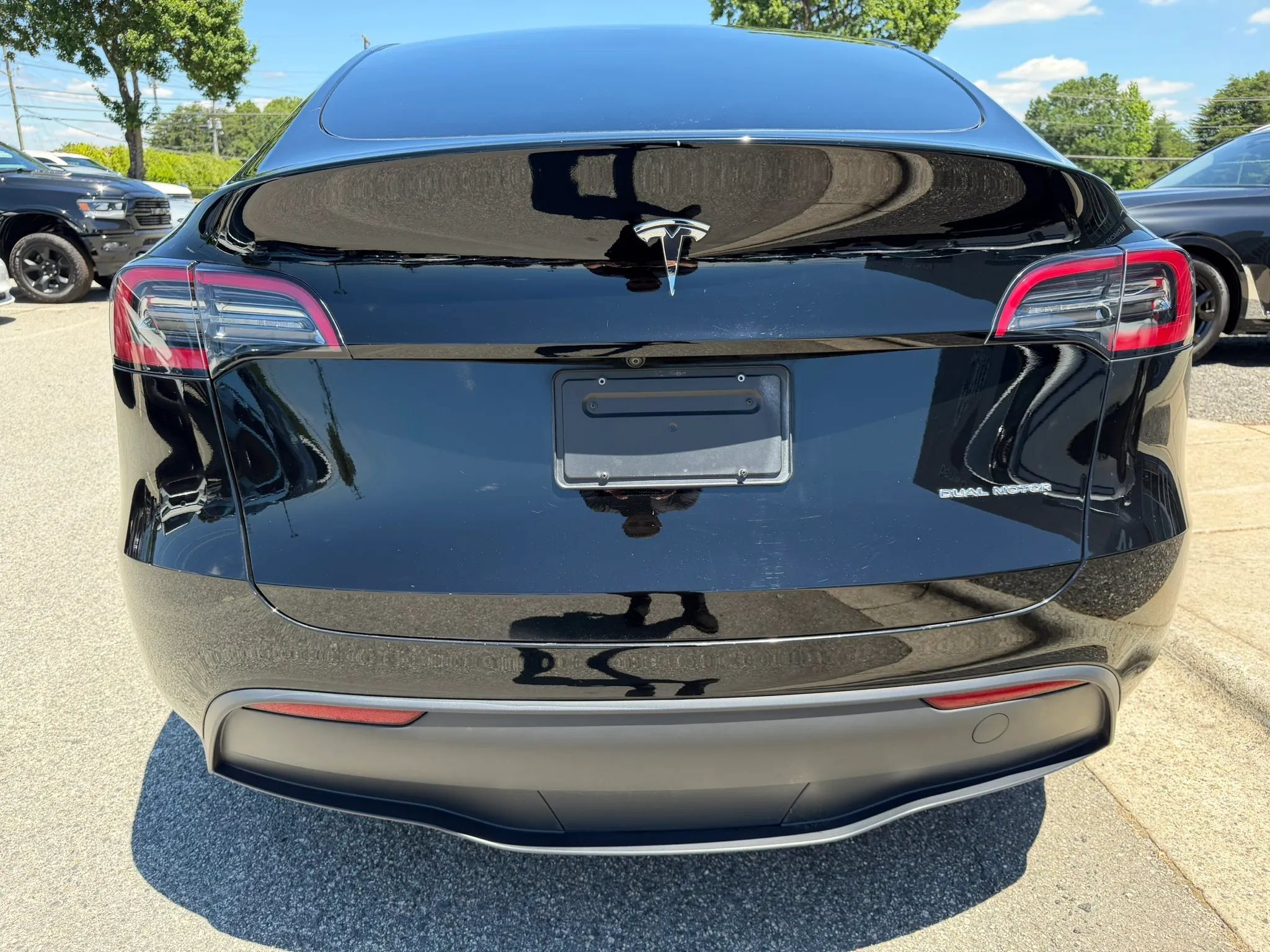 Used 2023 Tesla Model Y Long Range AWD/4WD image 4