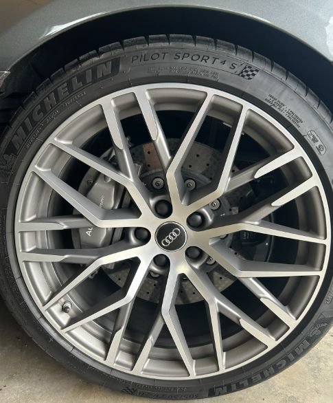 Used 2017 Audi R8 V10 plus AWD/4WD image 4
