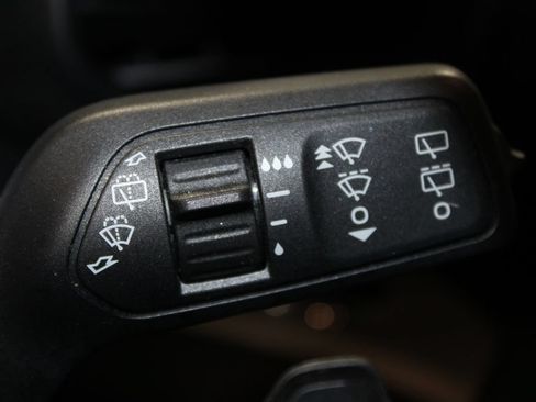 Used 2020 Ford Explorer XLT w/ Comfort Package RWD image 48