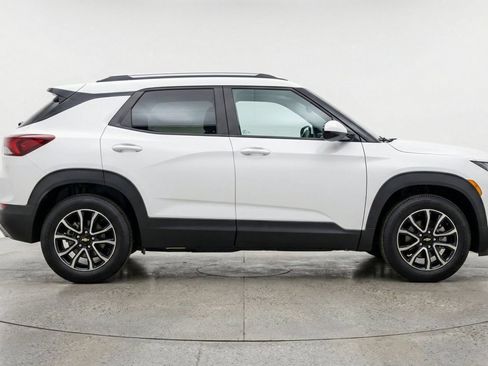Used 2025 Chevrolet TrailBlazer LT w/ Driver Confidence Package AWD/4WD image 13