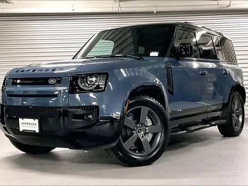 Used 2025 Land Rover Defender 110 X-Dynamic SE AWD/4WD image 1