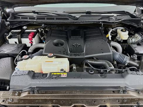 Used 2024 Toyota Tundra Limited image 31