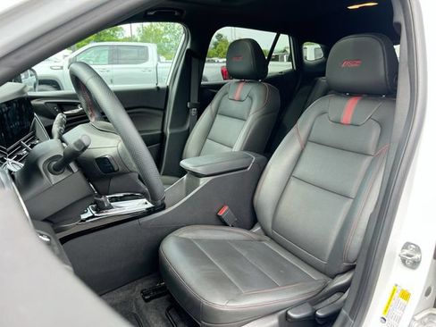 Used 2025 Chevrolet Trax RS w/ Sunroof Package FWD image 19