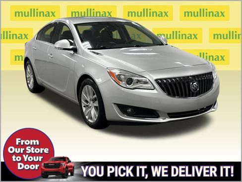 Used 2015 Buick Regal image 2