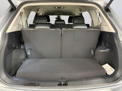 Used 2023 Volkswagen Tiguan SE image 9