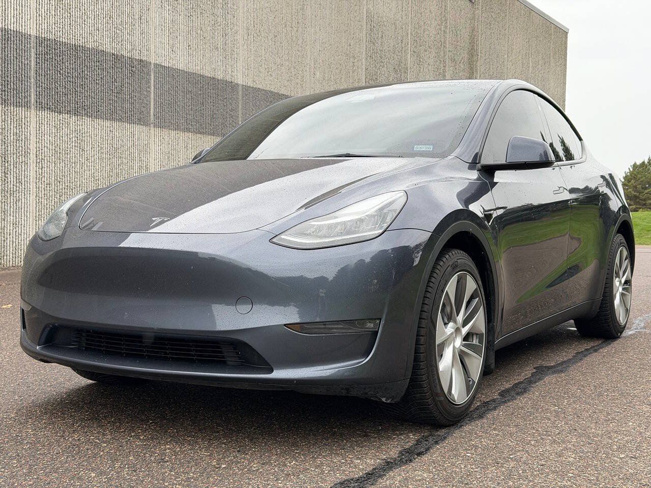 Used 2023 Tesla Model Y Long Range AWD/4WD image 1