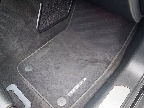 Used 2020 Porsche Panamera image 25