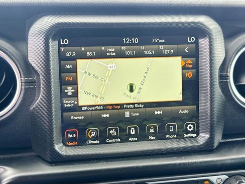 Used 2022 Jeep Wrangler Unlimited Sahara w/ Cold Weather Group AWD/4WD image 16