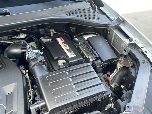 Used 2019 Volkswagen Tiguan SE image 23