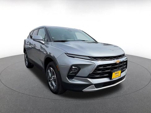 Used 2026 Chevrolet Blazer LT AWD/4WD image 3