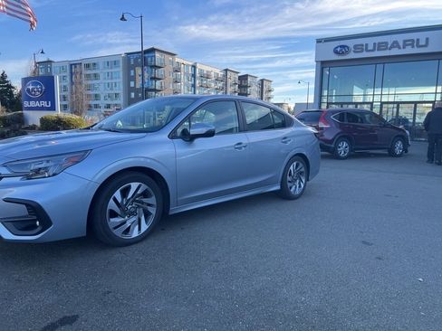 Used 2023 Subaru Legacy Limited image 3