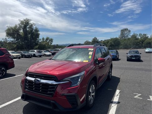 Used 2025 Subaru Ascent Premium AWD/4WD image 1