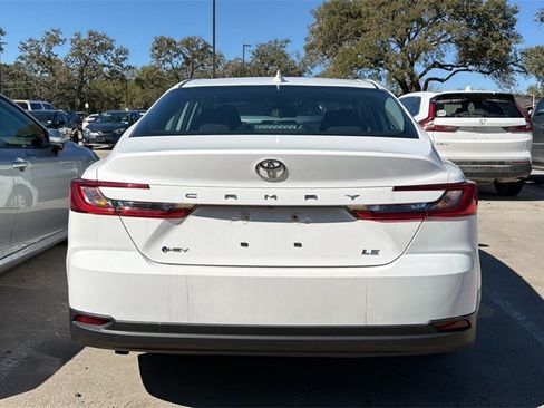 Used 2025 Toyota Camry LE image 6