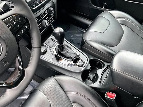 Used 2023 Jeep Cherokee Altitude Lux image 13