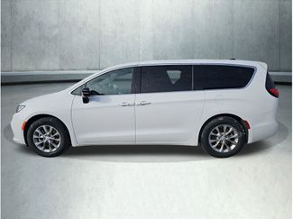 New 2026 Chrysler Pacifica Limited w/ Trailer Tow Group video 2