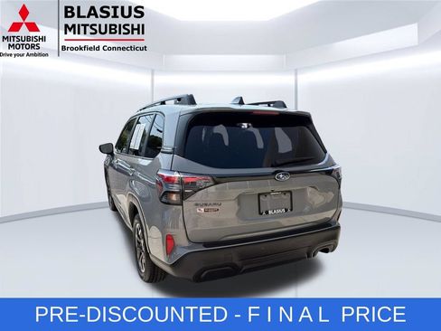 Used 2025 Subaru Forester Premium w/ Convenience Package #1 AWD/4WD image 11