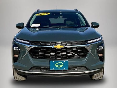Used 2026 Chevrolet Trax LT w/ Driver Confidence Package FWD image 2