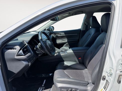 Used 2024 Toyota Camry XSE FWD image 10