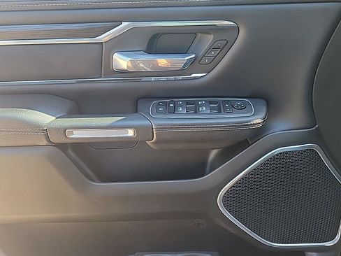 Used 2023 RAM 1500 Laramie AWD/4WD image 10