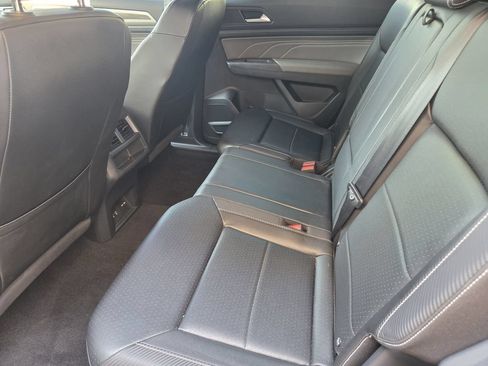 Used 2023 Volkswagen Atlas Cross Sport SE w/ Black Wheel Package AWD/4WD image 23