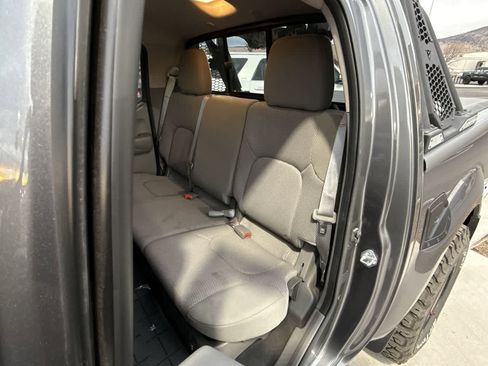 Used 2021 Nissan Frontier SV image 12