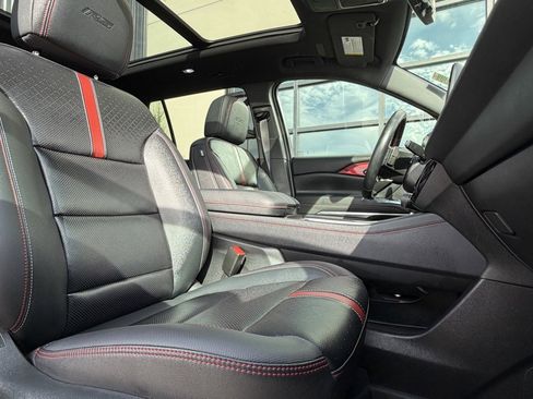 Used 2024 Chevrolet Traverse RS w/ LPO, Floor Liner Package image 22