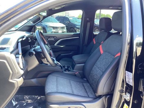 Used 2023 Chevrolet Colorado Z71 w/ Z71 Convenience Package 2 AWD/4WD image 13