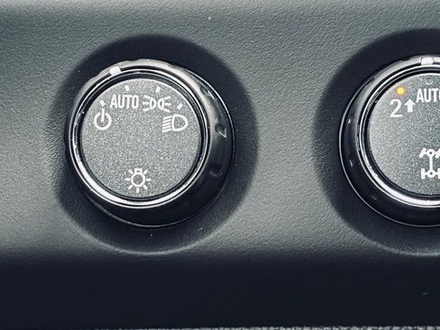 Used 2020 Chevrolet Suburban LT image 14